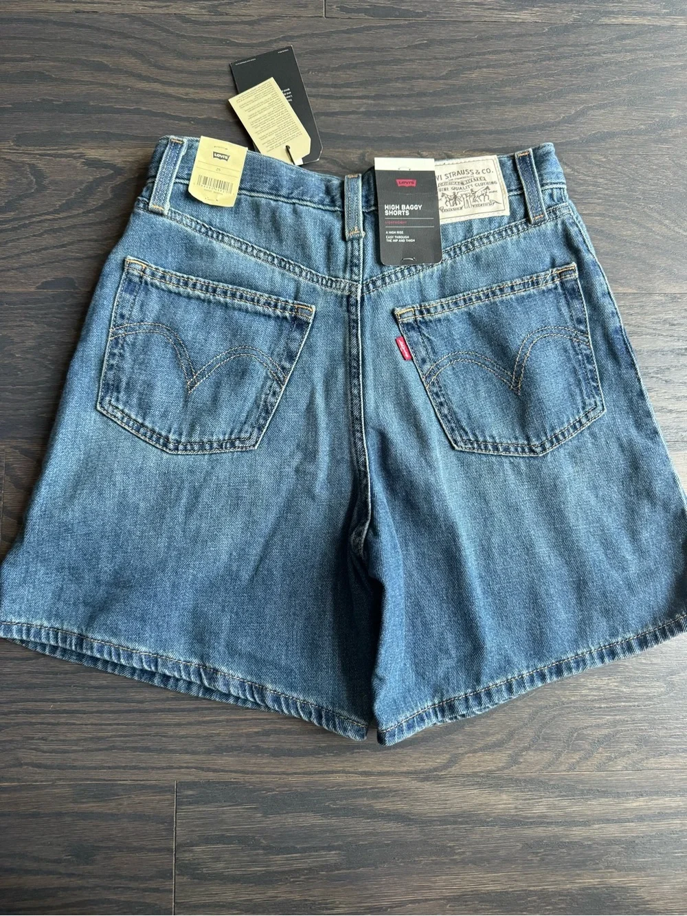 Levi's® Premium HIGH RISE BAGGY LINEN+ DENIM LIGHTWEIGHT WOMEN'S SHORTS Size 25